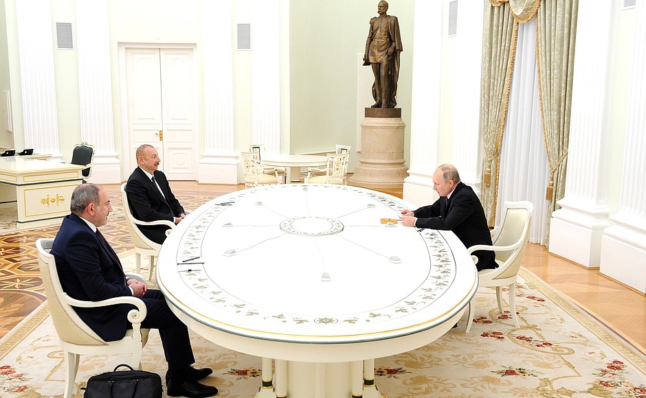 Brüksel öncesi Soçi'de Putin, Aliyev, Paşinyan zirvesi